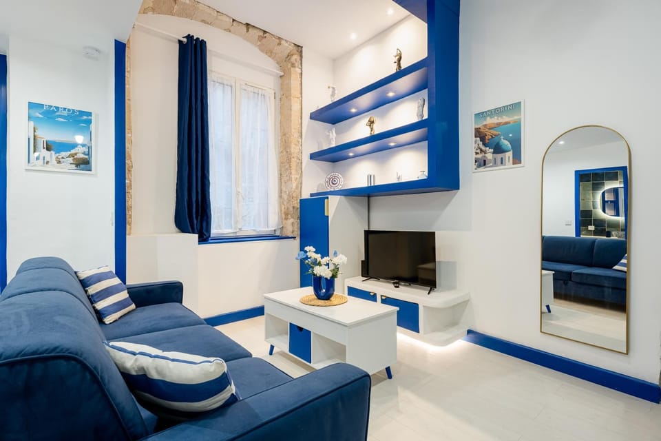 TV and multimedia, Seating area