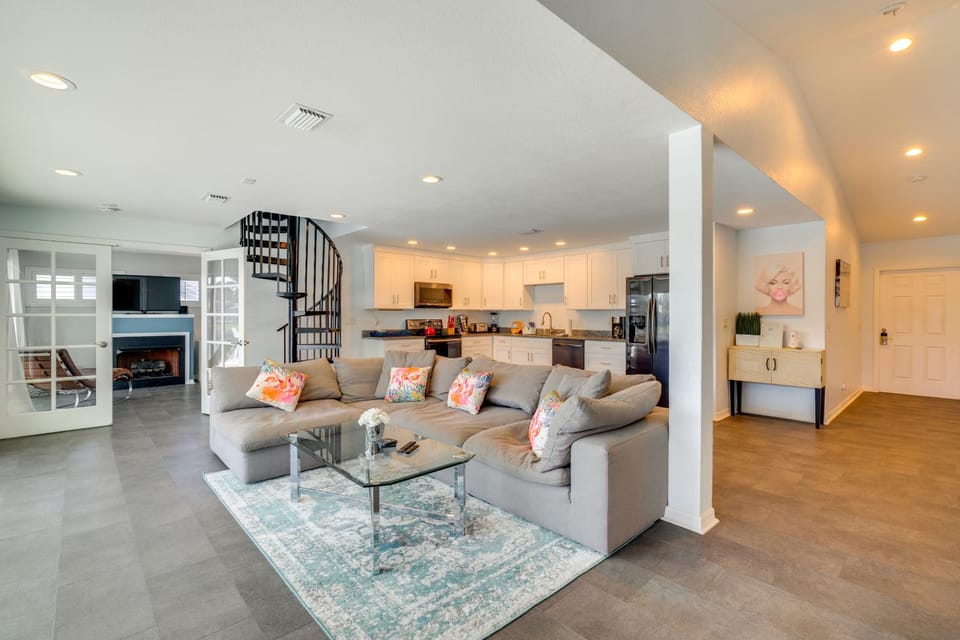 Waterfront Fun! Cape Coral Home w/ Heated Pool House in Cape Coral