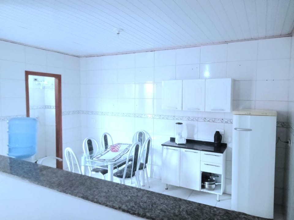 Kitchen or kitchenette, Dining area, oven, toaster
