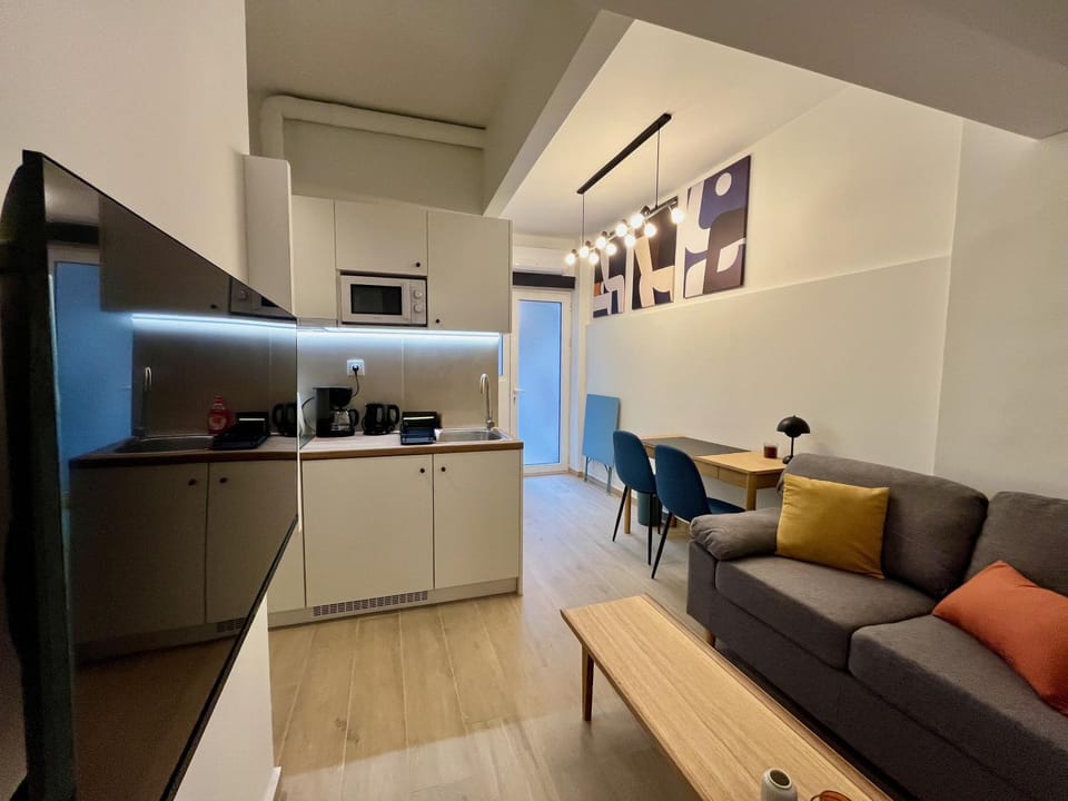Carlo's Apartment - MDY Urban Stay Apartment in Athens