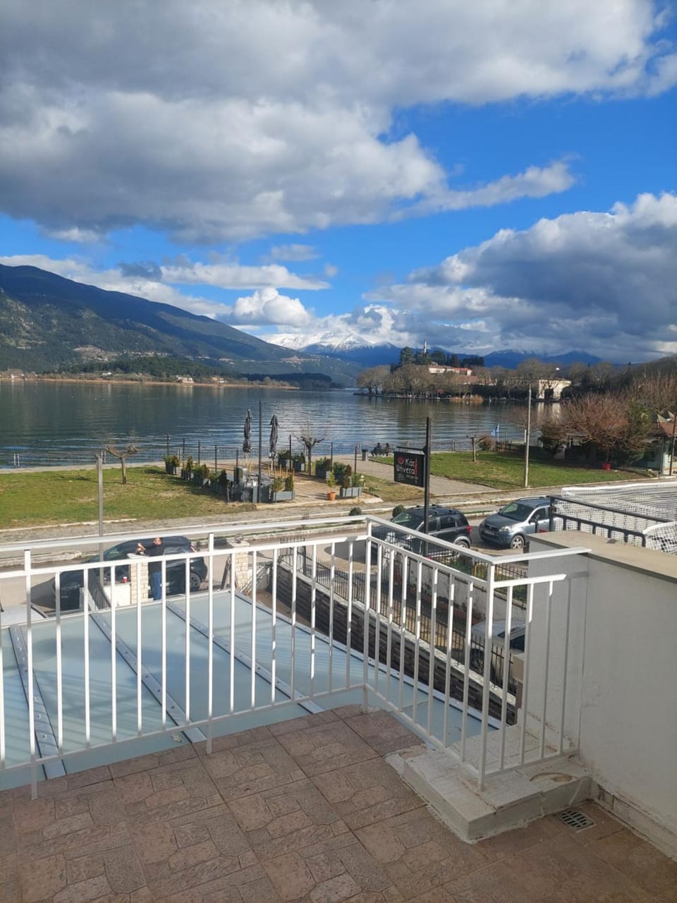 Balcony/Terrace, Lake view