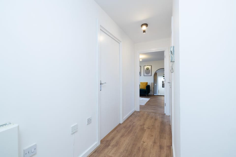 Luton 2bed Premier Stay 6mins Airport FREE Parking Apartment in Luton