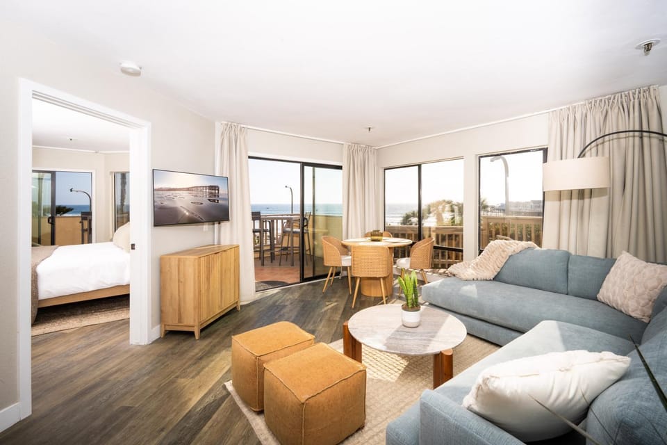 Pier View Sunset - Ocean Front, Patios, Location, Views House in Pacific Beach