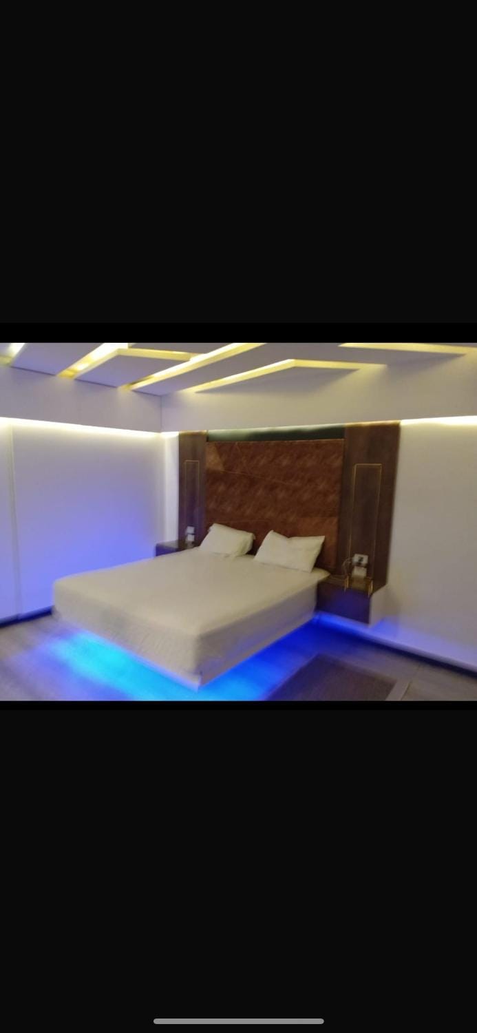 شقة فندقية فاخرة للإيجار Luxury Serviced Apartment Prime Location Apartment in New Cairo City
