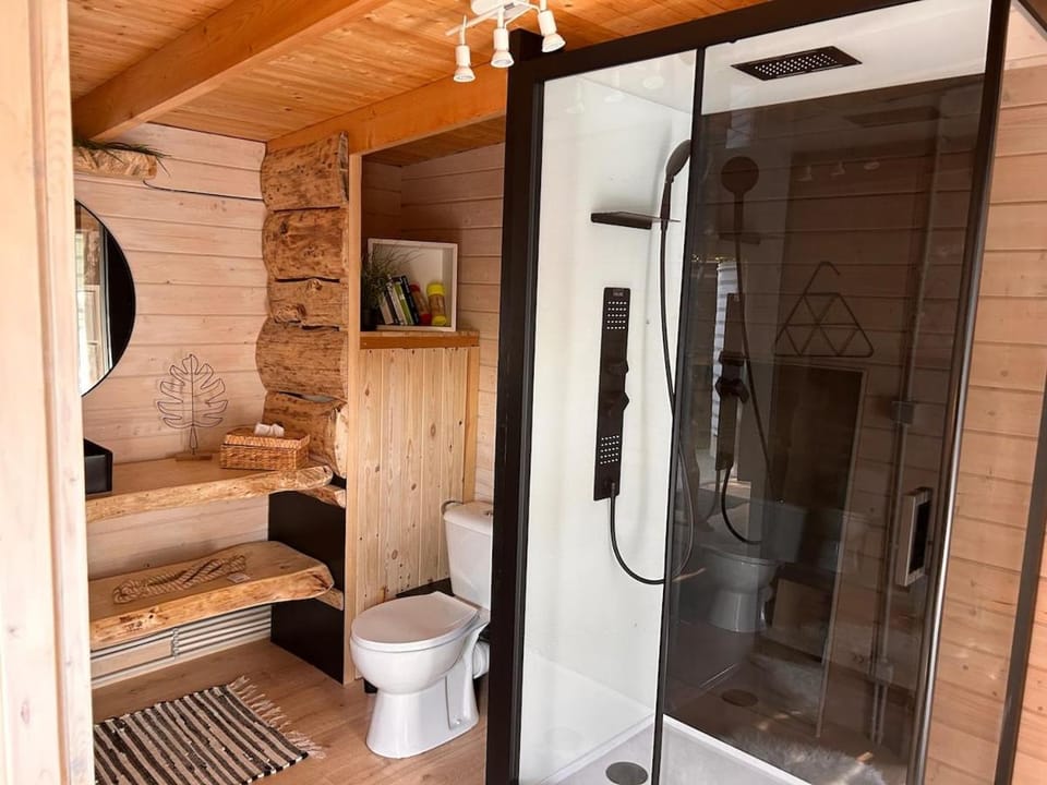 Shower, Toilet, Bathroom