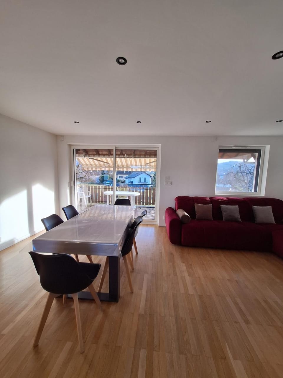 Living room, Seating area