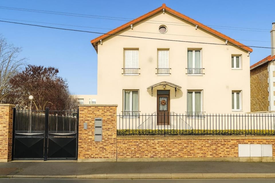 Paris & Disneyland 20 minutes Apartment in Gagny