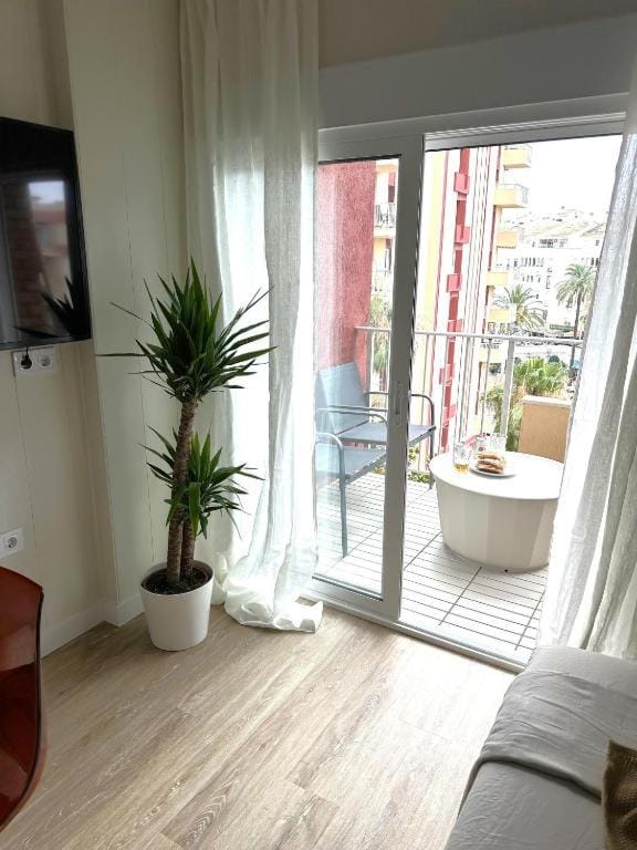 Balcony/Terrace, Balcony/Terrace