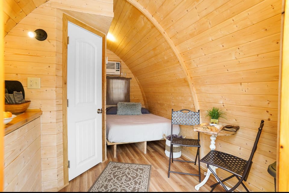 Bed, Living room, Seating area