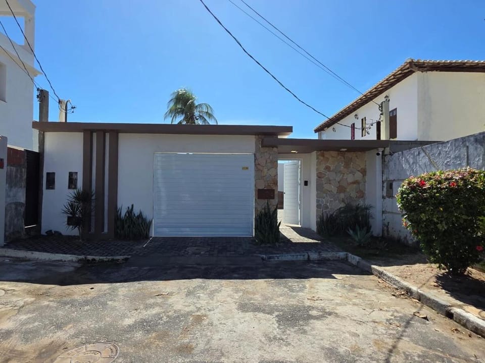 Vilas do Atlântico Pé na Areia - Oceanfront House in Lauro de Freitas