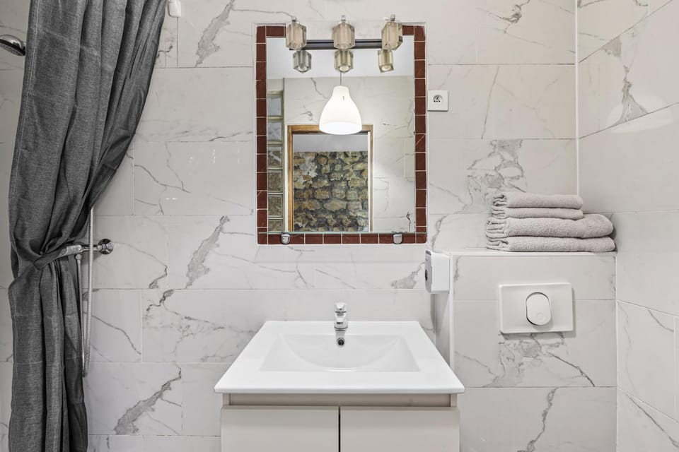 Shower, Bathroom, wardrobe