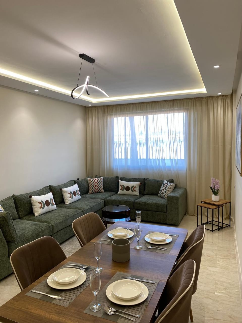 Living room, Seating area, Dining area