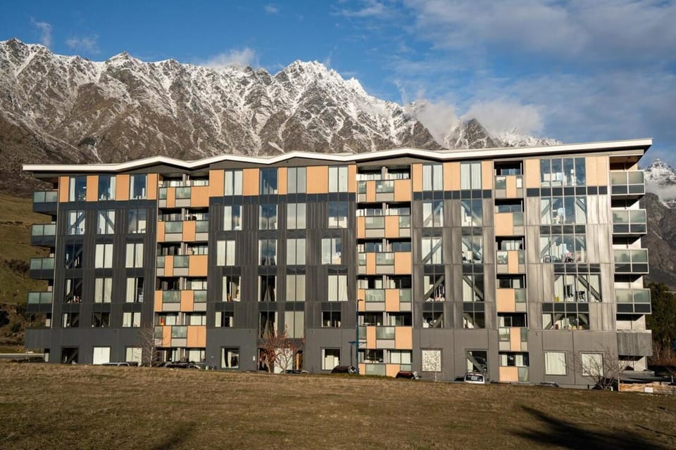 Après Ski Studio with Full Kitchen and Carpark! Apartment in Queenstown