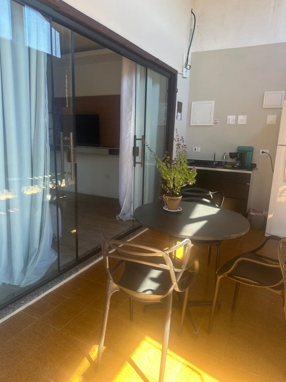 Seating area, Dining area
