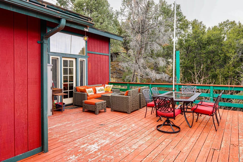 Private Sauna & Mtn-View Deck! Kern County Home House in Pine Mountain Club