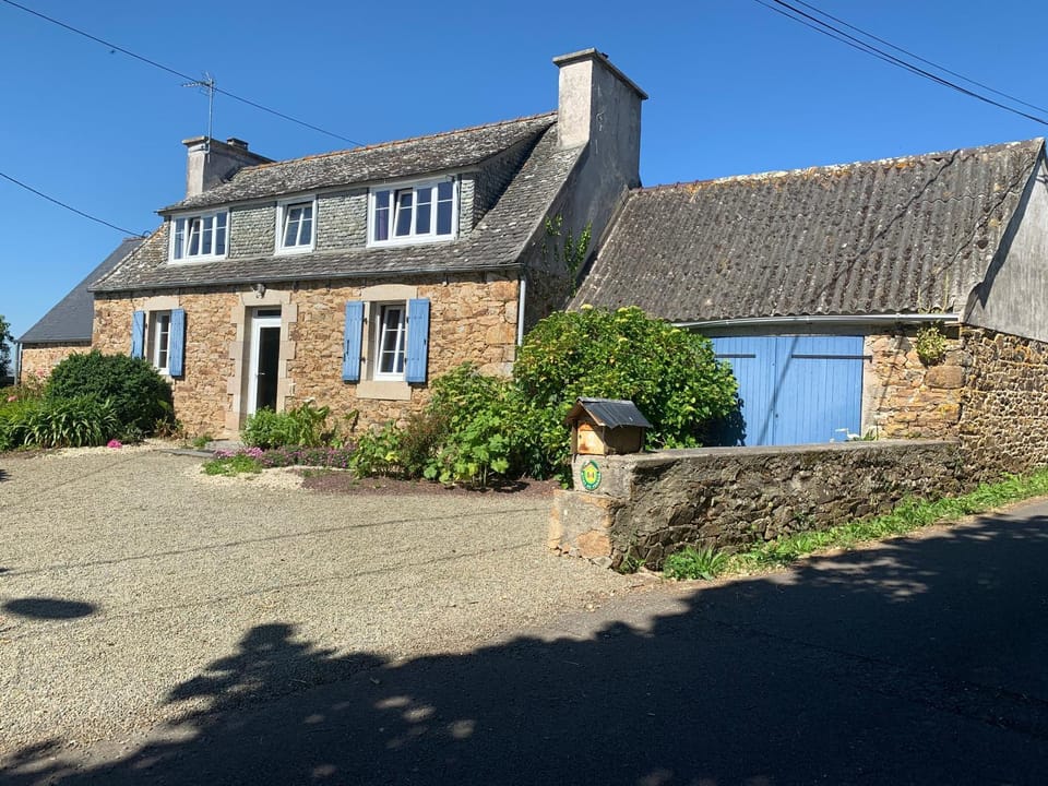 Property building, Quiet street view
