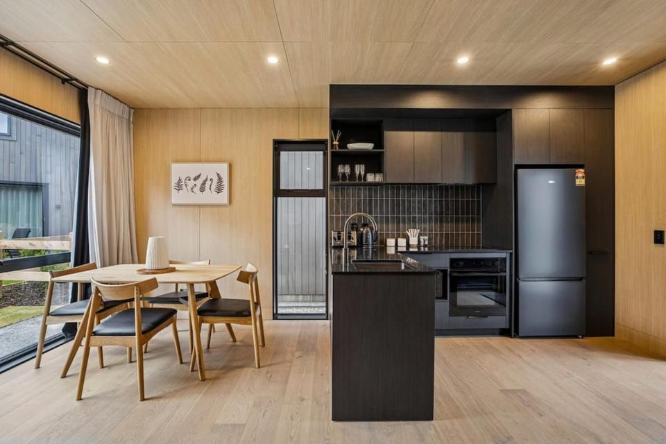 Ski Villa with Carpark 34, Remarkables playground! House in Queenstown