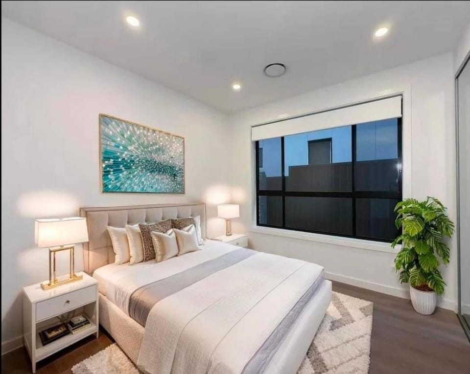 Luxury 5 Bedroom Rouse Hill Home Villa in Sydney