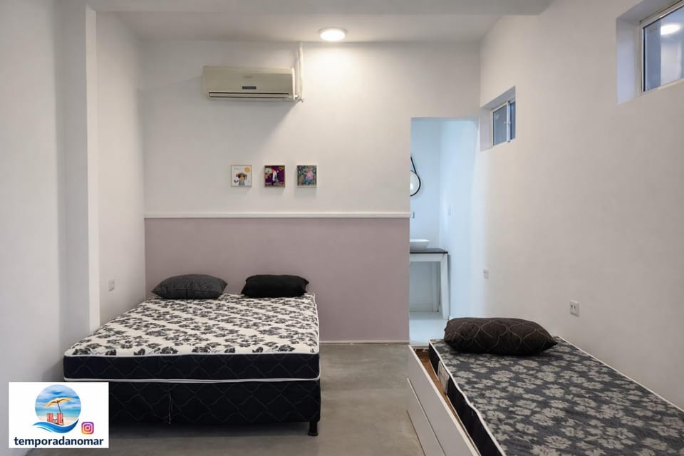 Bed, Photo of the whole room, Bedroom, air conditioner