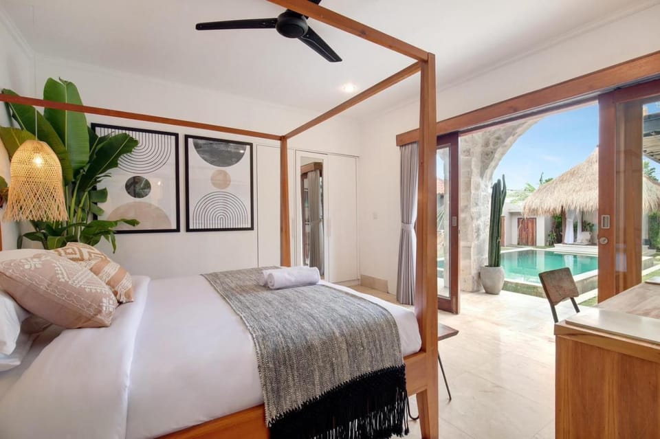 Bed, Bedroom, Pool view