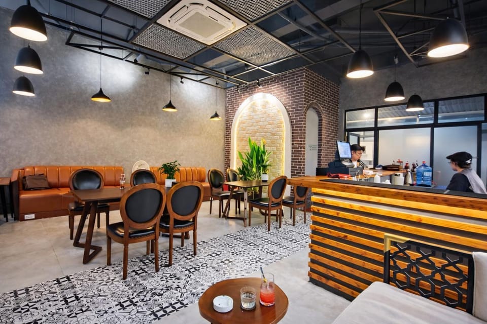 Restaurant/places to eat, Seating area