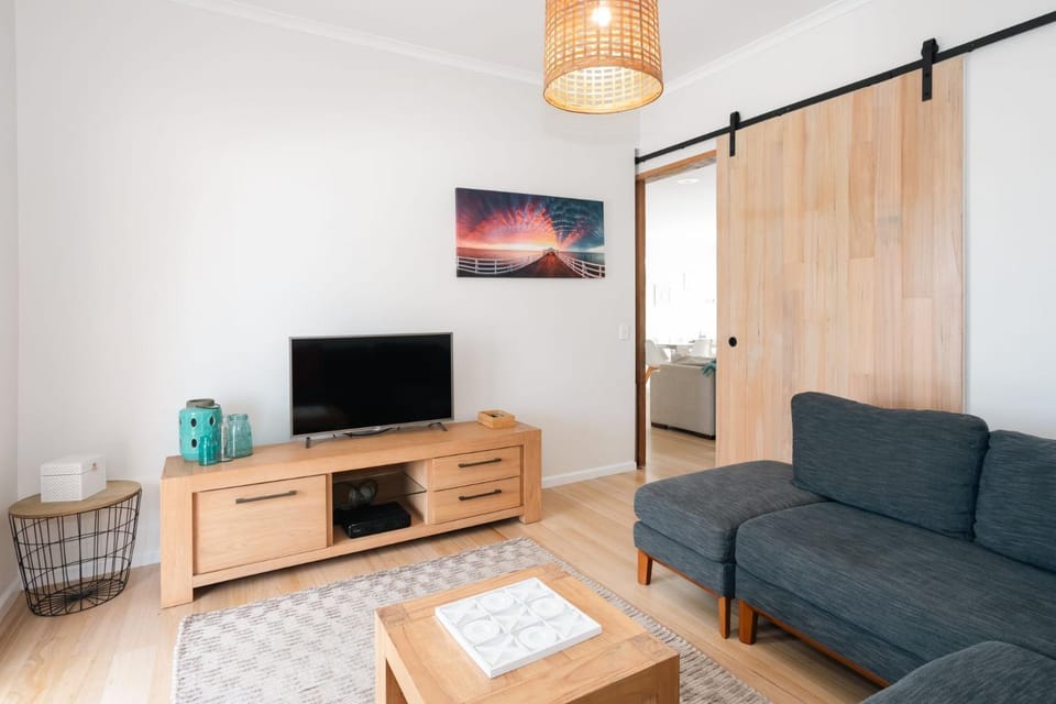 Family Serenity on George House in Melbourne Road