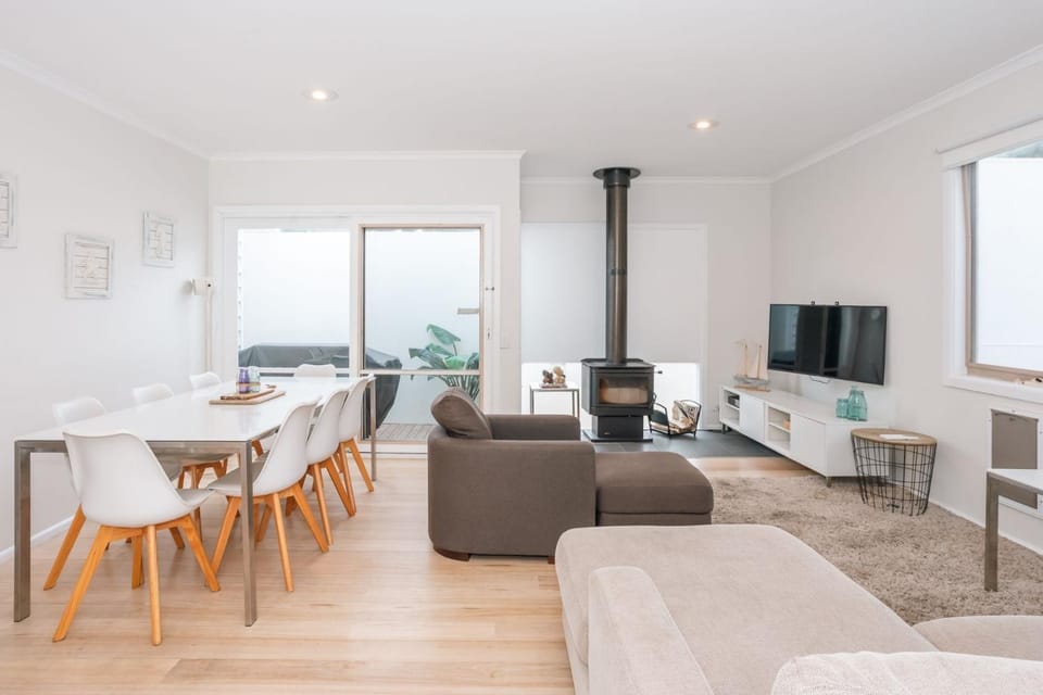 Family Serenity on George House in Melbourne Road