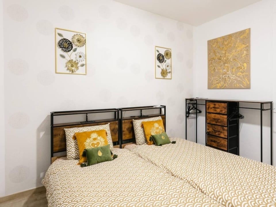 Appartement de caractère, 4 pers, village médiéval Martel, Animaux admis, WiFi gratuit Apartment in Occitanie