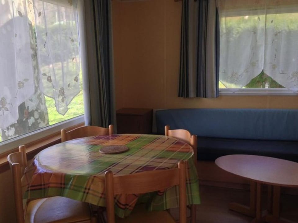 Mobil home - 6 pers., terrasse - API-1-52-1587 Campground/ 
RV Resort in Occitanie