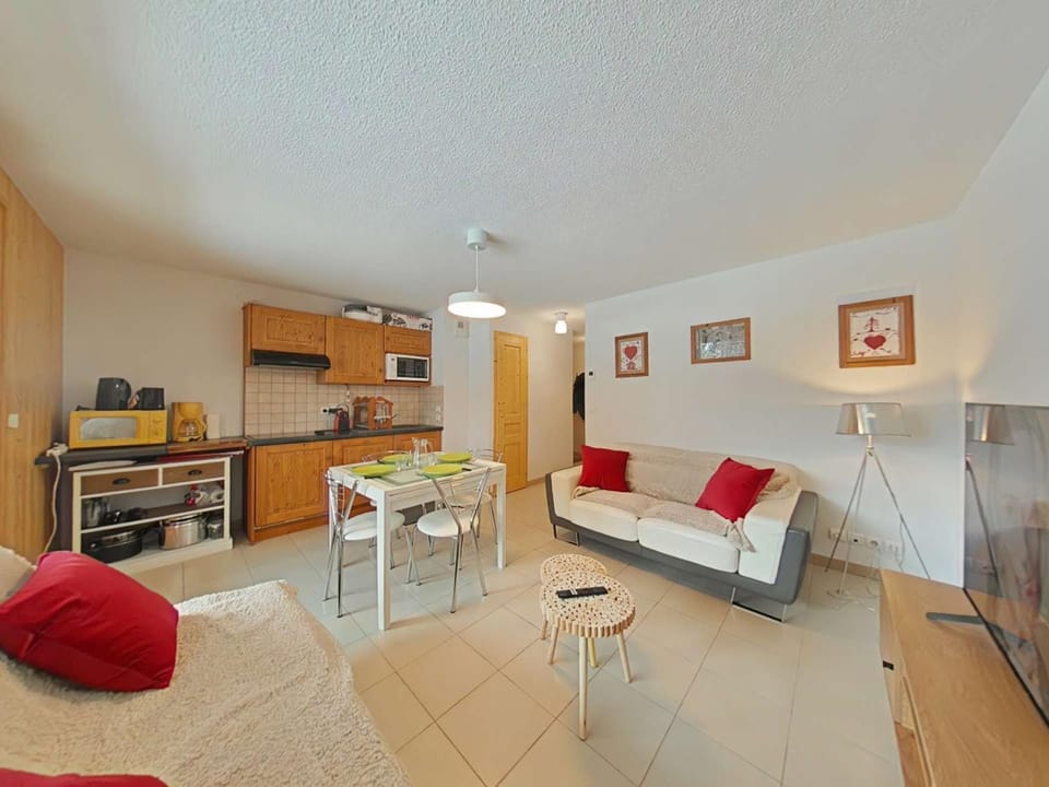 Appartement cosy avec vue montagne - 4 pers. - FR-1-241-262 Apartment in Le Grand-Bornand