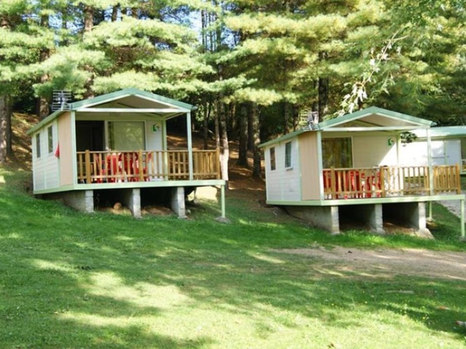 Chalet avec terrasse - 2 pers. - API-1-52-1592 Campground/ 
RV Resort in Occitanie