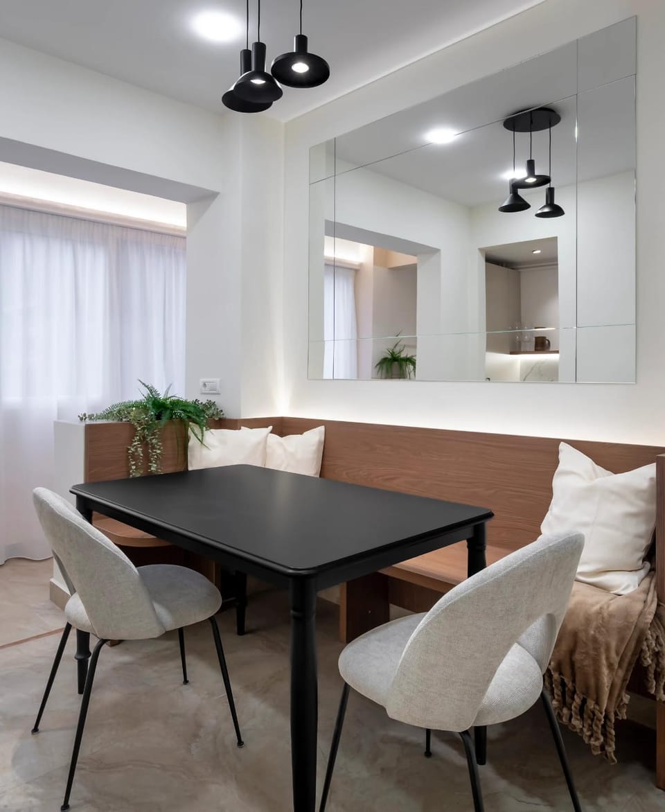 Seating area, Dining area
