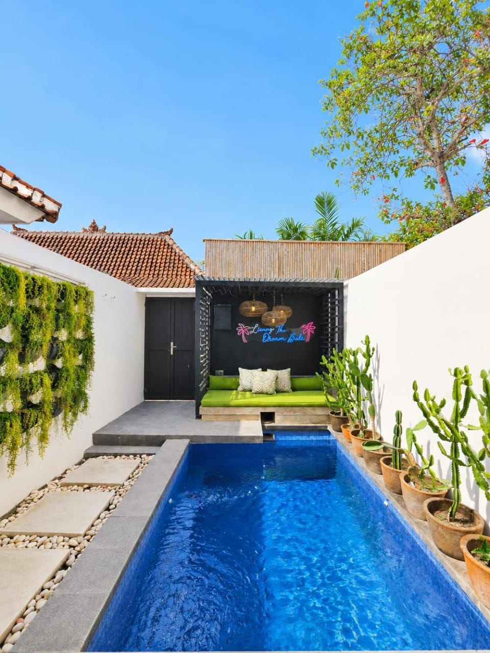 Property building, sunbed