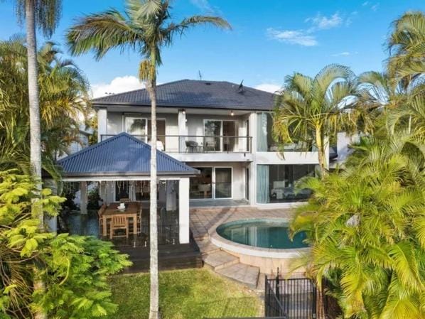 Capri Garden Stay Bed and Breakfast in Surfers Paradise