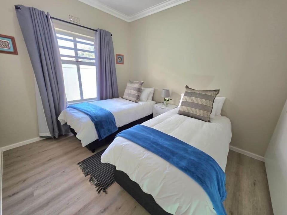 2 Bedroom house at Tweespruit - Pet friendly House in Stellenbosch