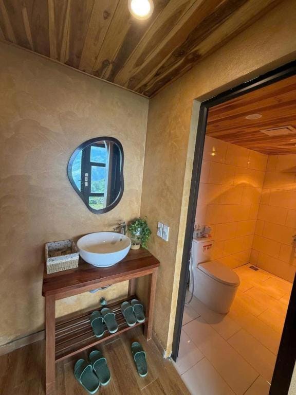 Bom Homes- Tà Xùa săn mây Chalet in Vietnam