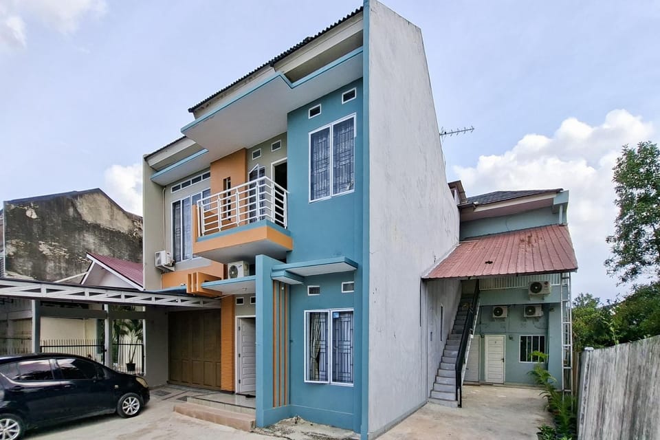 Facade/entrance