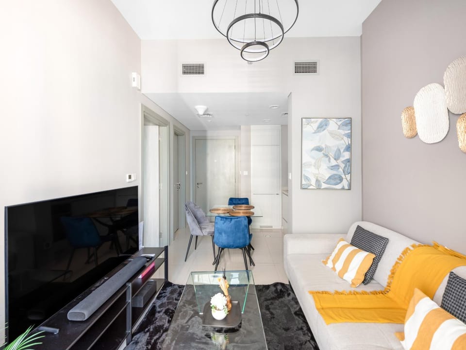Luxurious 1 BDR Zada Tower Business Bay 12 Apartment in Dubai