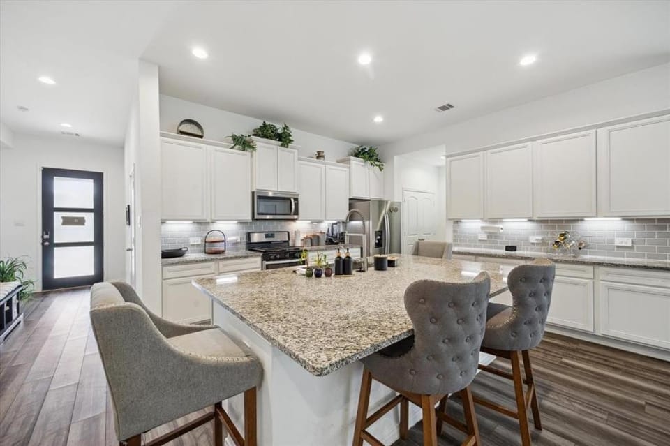 Lake Conroe Home Quiet Pet Friendly Fire Pit Night House in Lake Conroe