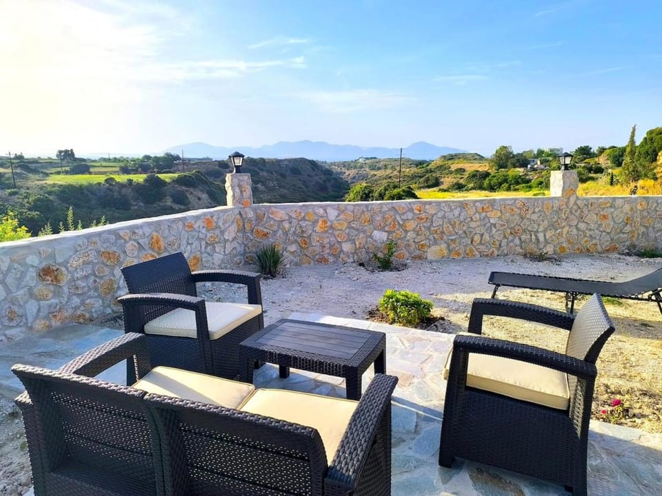 Glyki Canyon Bungalow House in Decentralized Administration of the Aegean