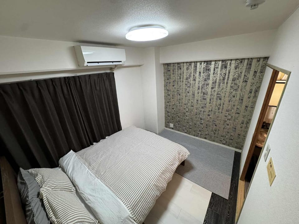Bed, Bedroom, air conditioner