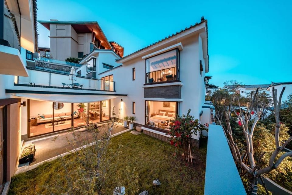 Property building, Garden, View (from property/room), Balcony/Terrace, Garden view