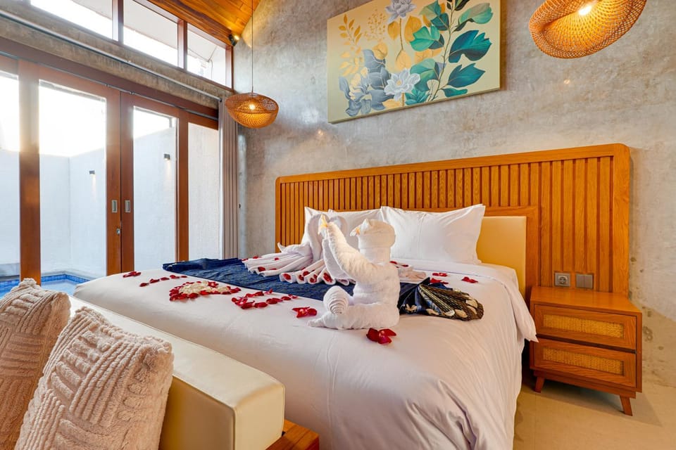 Bed, Bedroom, towels