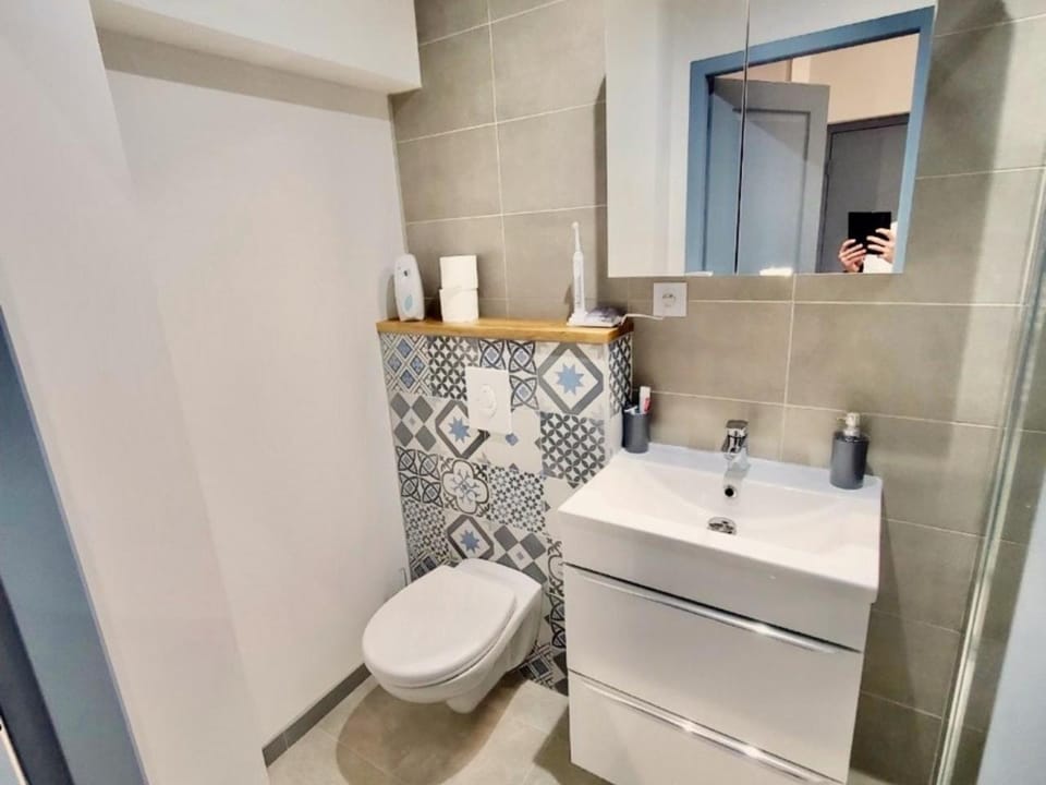 Shower, Toilet, Bathroom, hair dryier, room service, towels, towels, VIP