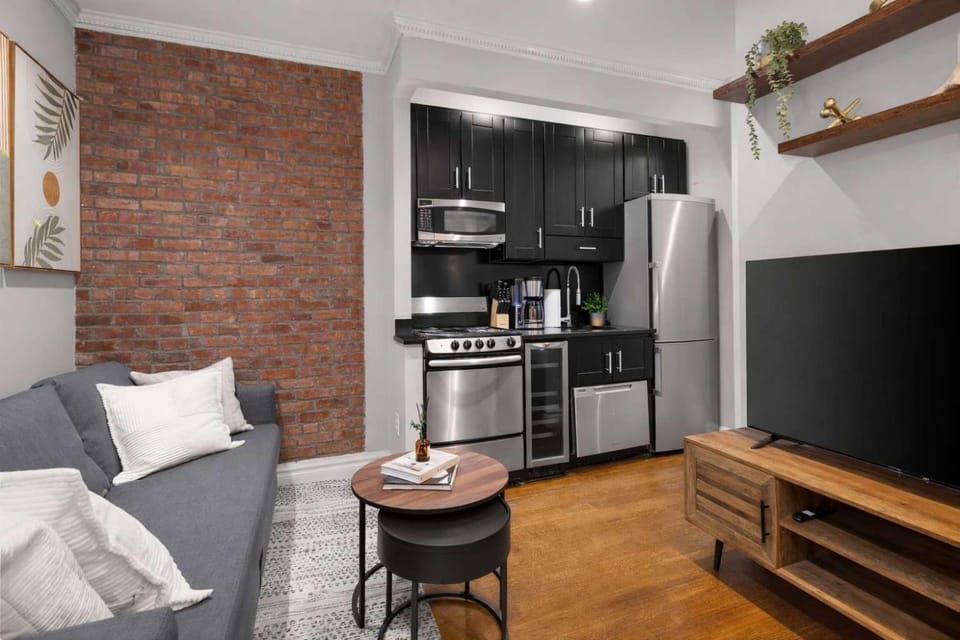 Stylish 3-Bedroom Midtown East Stay Apartment in Midtown