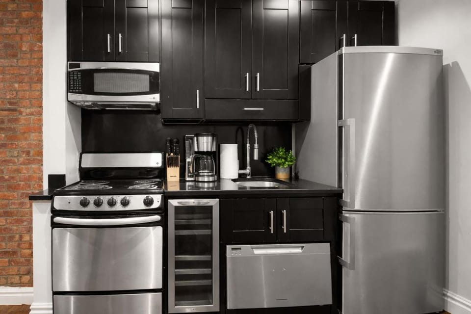 Stylish 3-Bedroom Midtown East Stay Apartment in Midtown