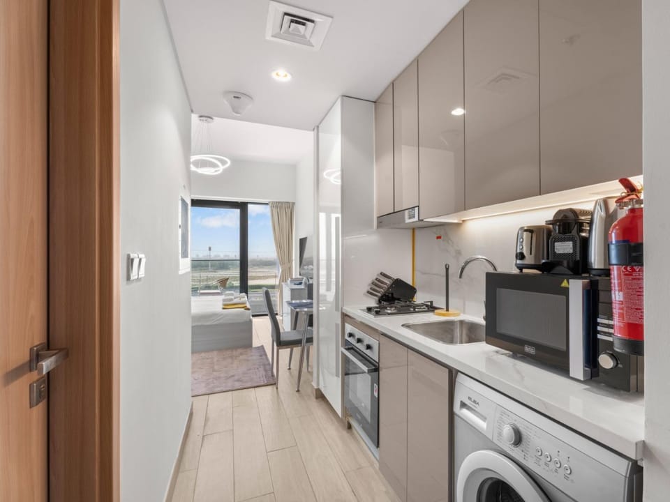 The Comfort Cove Studio in Azizi Riviera 32 Apartment in Dubai