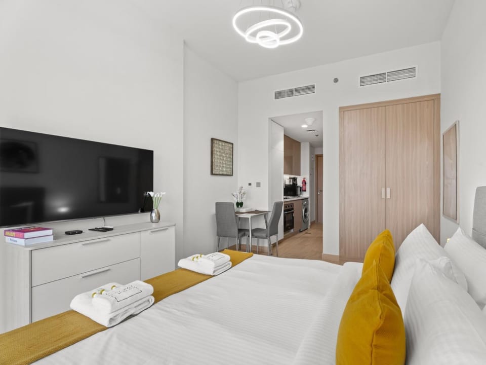 The Comfort Cove Studio in Azizi Riviera 32 Apartment in Dubai