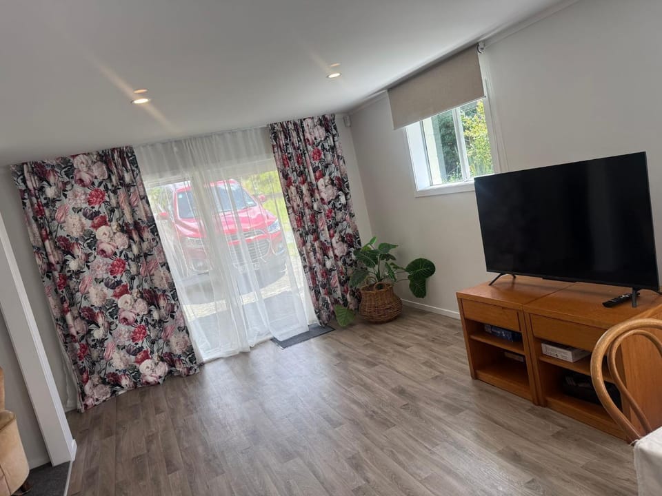 Communal lounge/ TV room, TV and multimedia, Living room