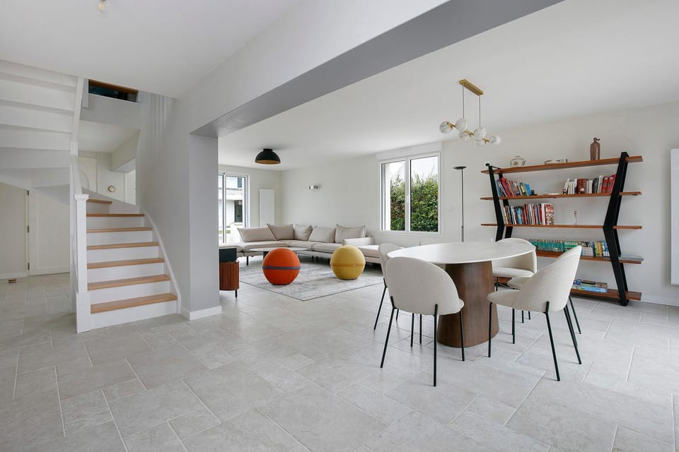 Property building, Living room